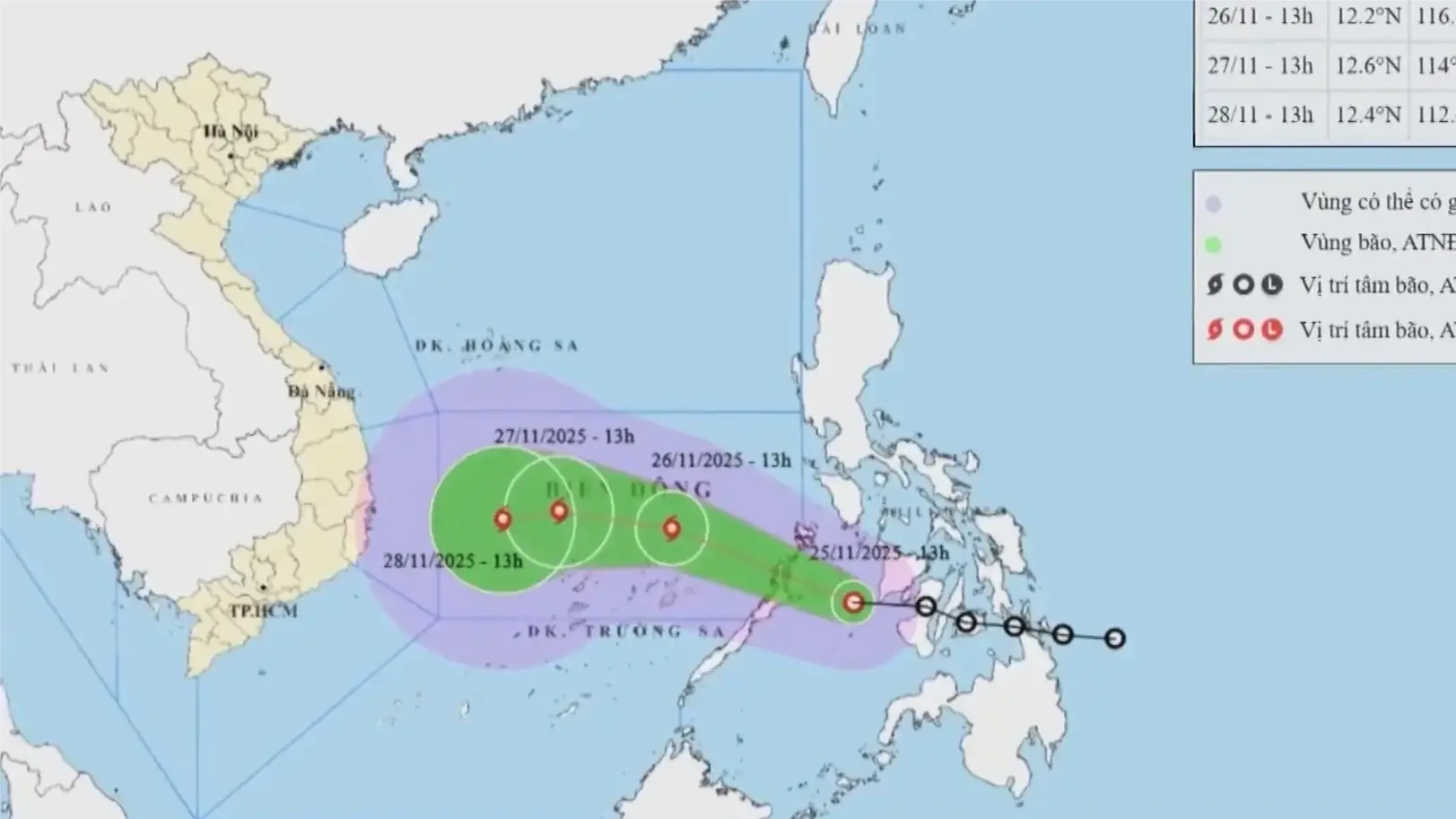 Áp thấp nhiệt đới tiến vào tâm Biển Đông